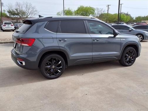 2024 Volkswagen Taos 1.5T SE