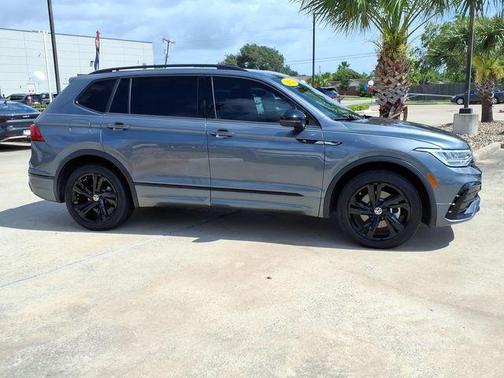 Platinum Gray Metallic 2023 Volkswagen Tiguan 2.0T SE R-Line Black