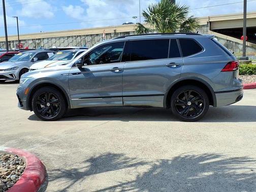 Platinum Gray Metallic 2023 Volkswagen Tiguan 2.0T SE R-Line Black