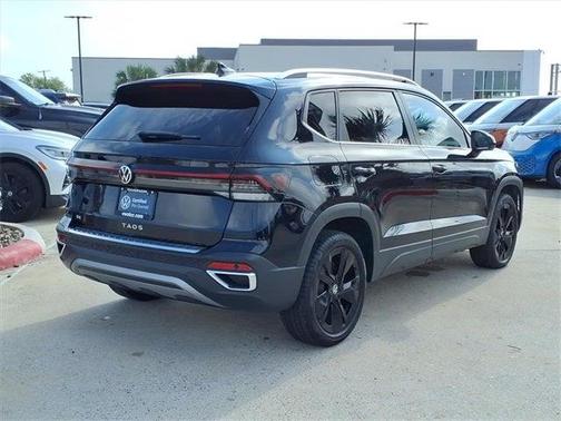 2025 Volkswagen Taos 1.5T SE