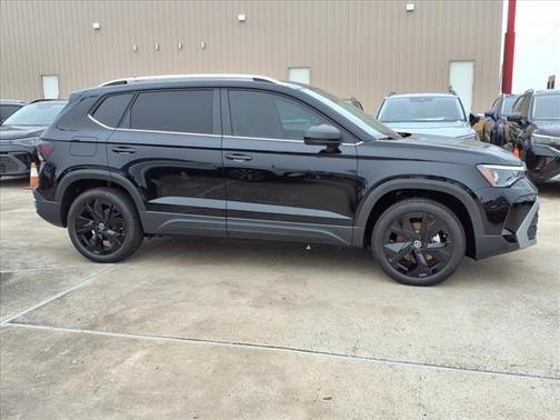 2025 Volkswagen Taos 1.5T SE