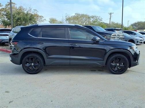 2025 Volkswagen Taos 1.5T SE