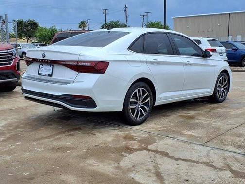 Opal White Pearl Effect 2025 Volkswagen Jetta 1.5T SE
