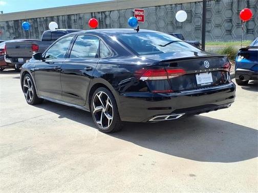 2022 Volkswagen Passat 2.0T R-Line