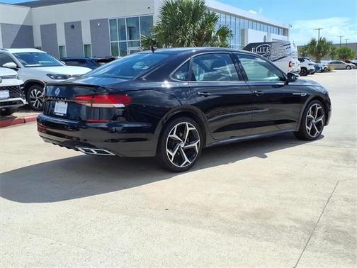 2022 Volkswagen Passat 2.0T R-Line