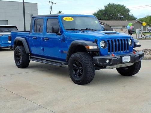 Hydro Blue Pearlcoat 2023 Jeep Gladiator Mojave