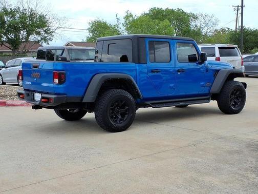 Hydro Blue Pearlcoat 2023 Jeep Gladiator Mojave