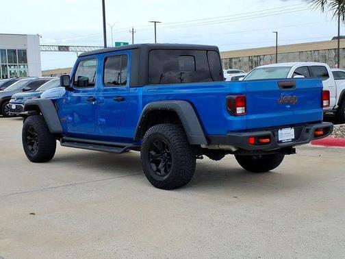 Hydro Blue Pearlcoat 2023 Jeep Gladiator Mojave