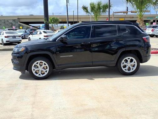 Diamond Black 2024 Jeep Compass Latitude