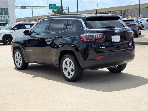 Diamond Black 2024 Jeep Compass Latitude