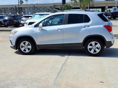 Silver Ice Metallic 2017 Chevrolet Trax LT