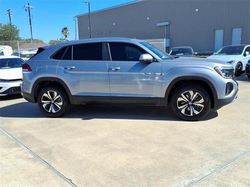 2026 Volkswagen Atlas Cross Sport 2.0T SE