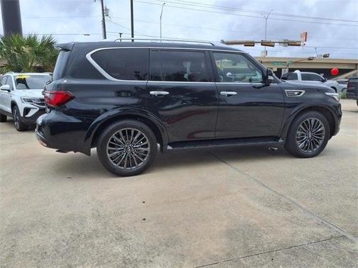 2024 INFINITI QX80 SENSORY