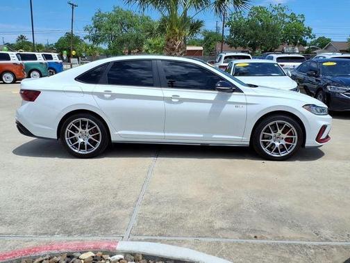Pure White W/Black Roof 2025 Volkswagen Jetta GLI 2.0T Autobahn