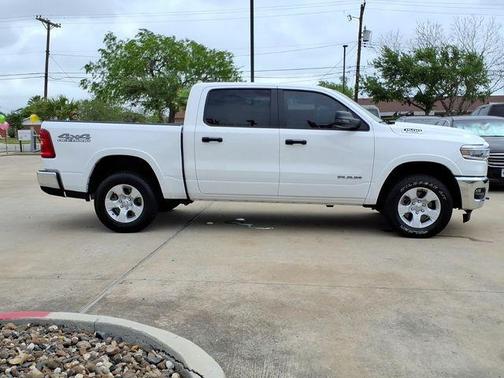 Bright White Clearcoat 2025 RAM 1500 Big Horn/Lone Star