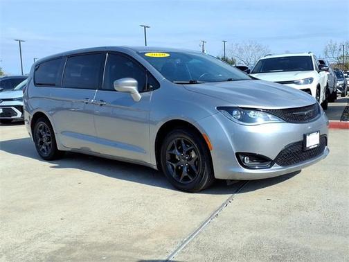 2020 Chrysler Pacifica Touring