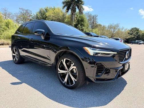 2022 Volvo XC60 Recharge Plug-In Hybrid T8 R-Design