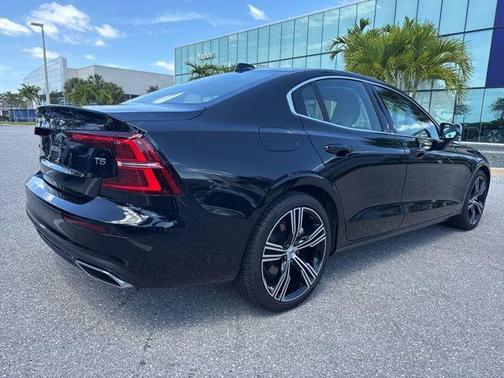 Black Stone 2021 Volvo S60 T5