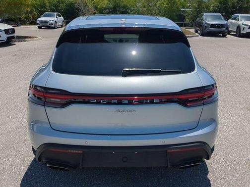 2022 Porsche Macan Base