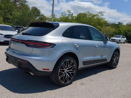 2022 Porsche Macan Base