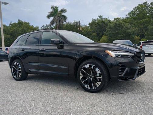 2026 Volvo XC60 PLUS