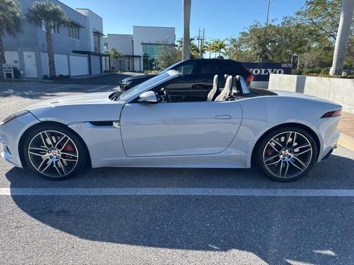2018 Jaguar F-TYPE R