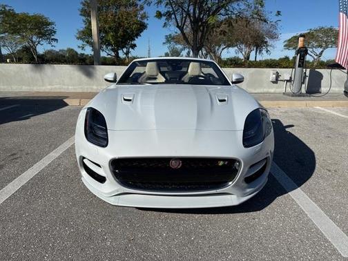 2018 Jaguar F-TYPE R