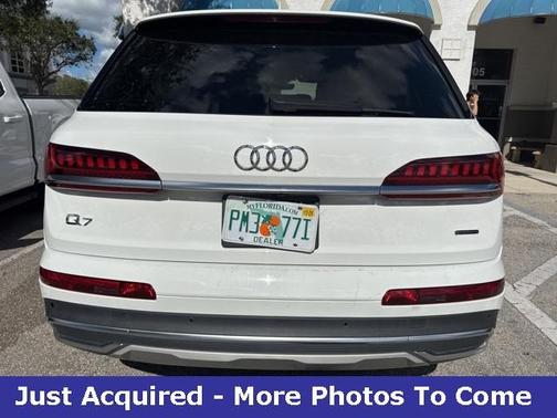 2020 Audi Q7 45 Premium Plus