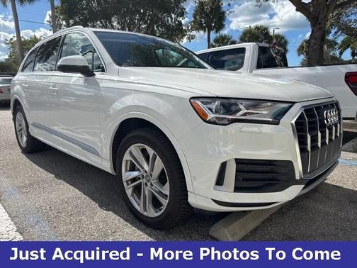 2020 Audi Q7 45 Premium Plus