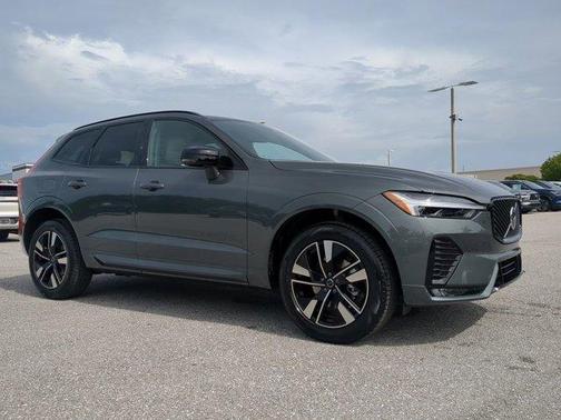 2026 Volvo XC60 CORE