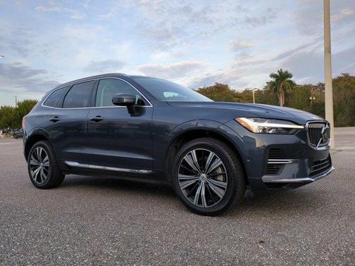 2023 Volvo XC60 Recharge Plug-In Hybrid T8 Ultimate Bright Theme