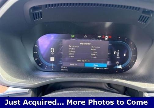 2023 Volvo XC60 B5 Ultimate Dark Theme