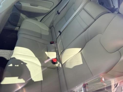 2020 Volvo XC60 T6 Momentum