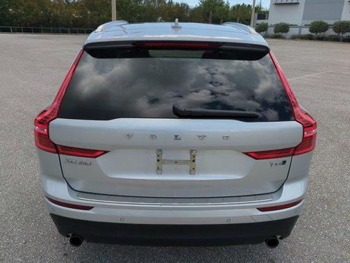 2020 Volvo XC60 T6 Momentum