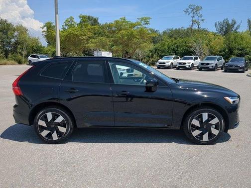 2025 Volvo XC60 Plug-In Hybrid T8 Plus