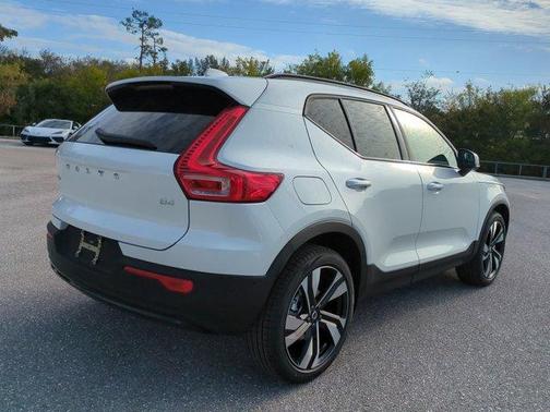 2026 Volvo XC40 B4 Plus
