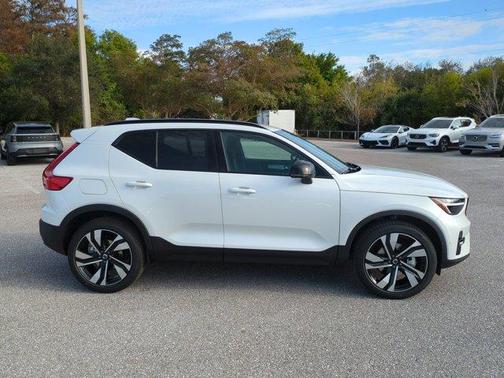 2026 Volvo XC40 B4 Plus