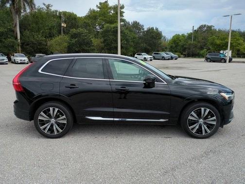 2022 Volvo XC60 B6 Inscription