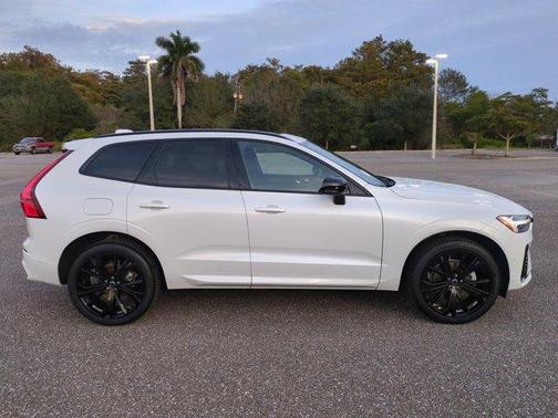 2026 Volvo XC60 B5 Ultra Black Edition