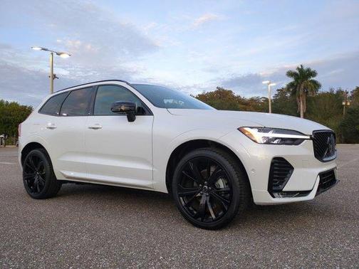 2026 Volvo XC60 B5 Ultra Black Edition