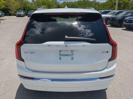 2026 Volvo XC90 PLUS