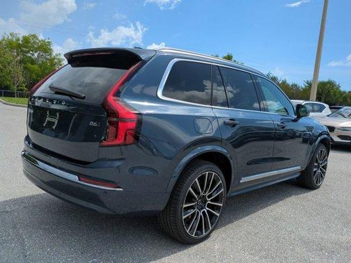Denim Blue Metallic 2026 Volvo XC90 B6 Plus 7-Seater