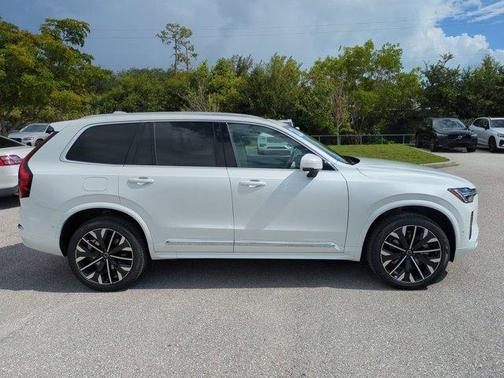 Crystal White Pearl 2026 Volvo XC90 B6 Ultra 7-Seater