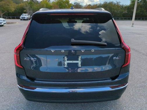 2026 Volvo XC90 B6 Core