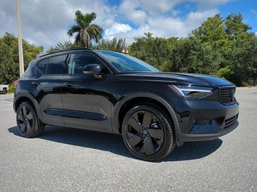 2026 Volvo XC40 B5 Ultra Black Edition
