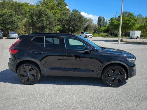 2026 Volvo XC40 B5 Ultra Black Edition
