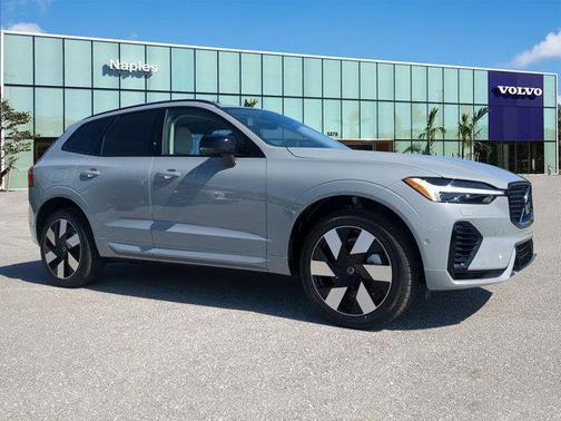 2025 Volvo XC60 Plug-In Hybrid T8 Plus