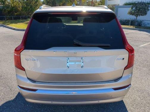 2025 Volvo XC90 B5 Core