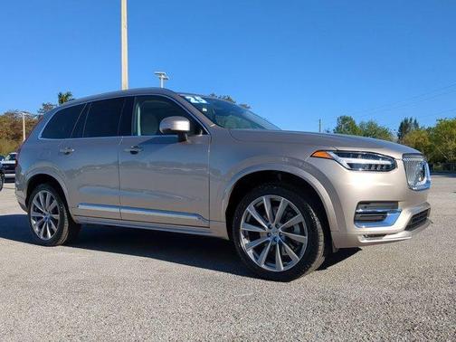 2025 Volvo XC90 B5 Core
