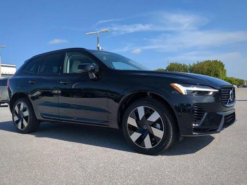 2025 Volvo XC60 Plug-In Hybrid T8 Plus